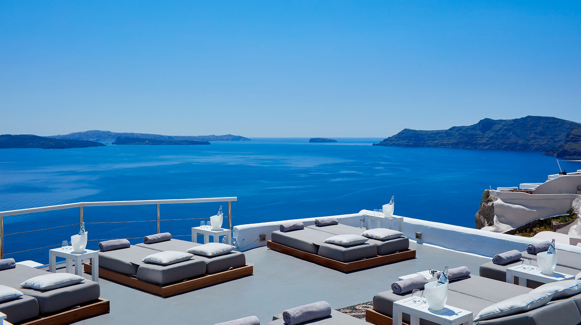 Santorini Honeymoon Package | Luxury Honeymoon Hotels | 7 Day Santorini